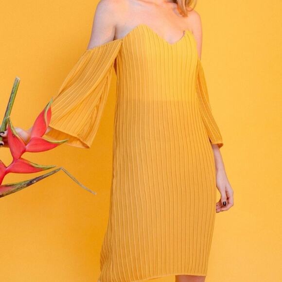 Elliatt Marigold Dress Pleated Off Shoulder - Picture 4 of 10